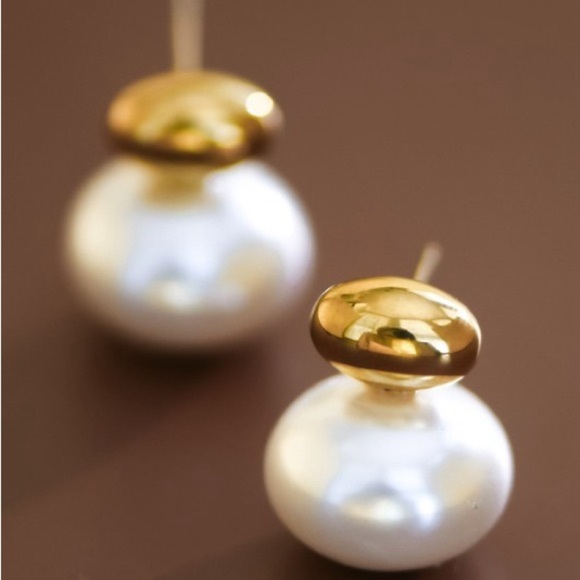 18K Gold Pearl Earrings - Picture 3 of 8